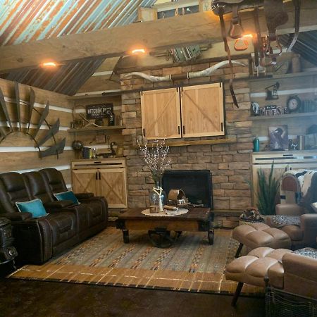 Bed and Breakfast Fox Pass Cabins Hot Springs Exterior foto