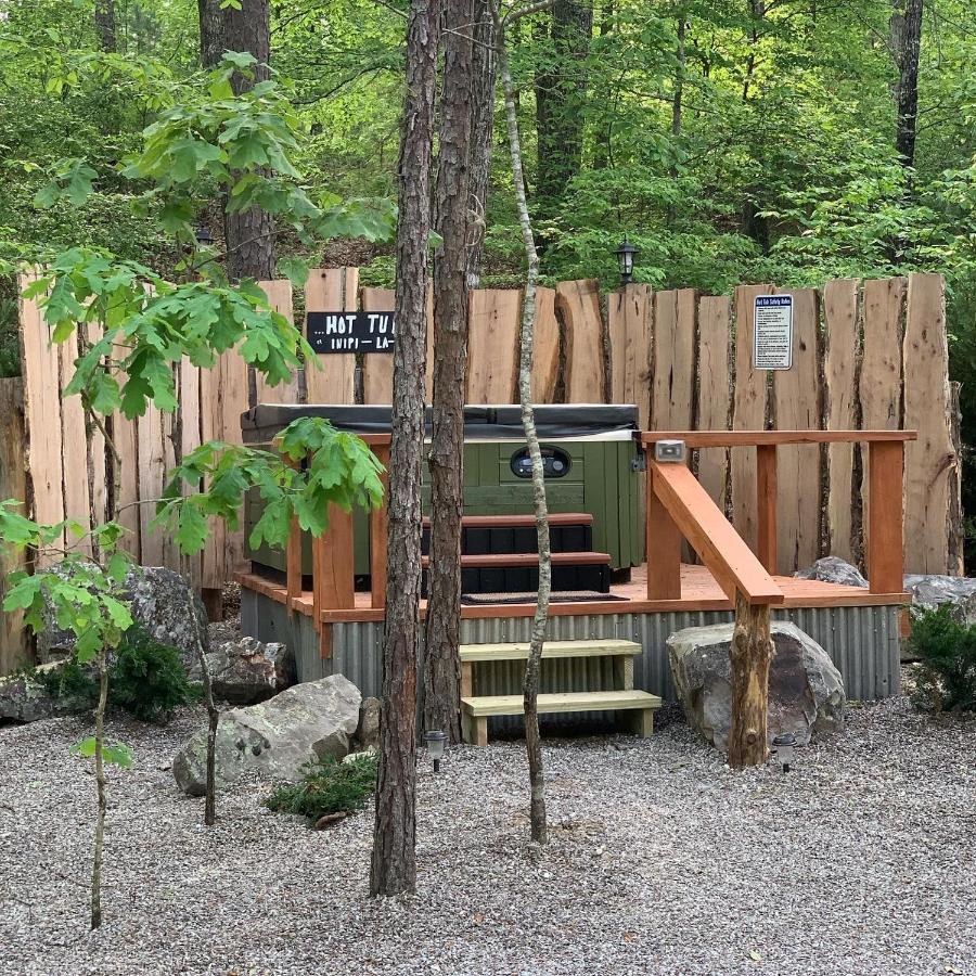 Bed and Breakfast Fox Pass Cabins Hot Springs Exterior foto