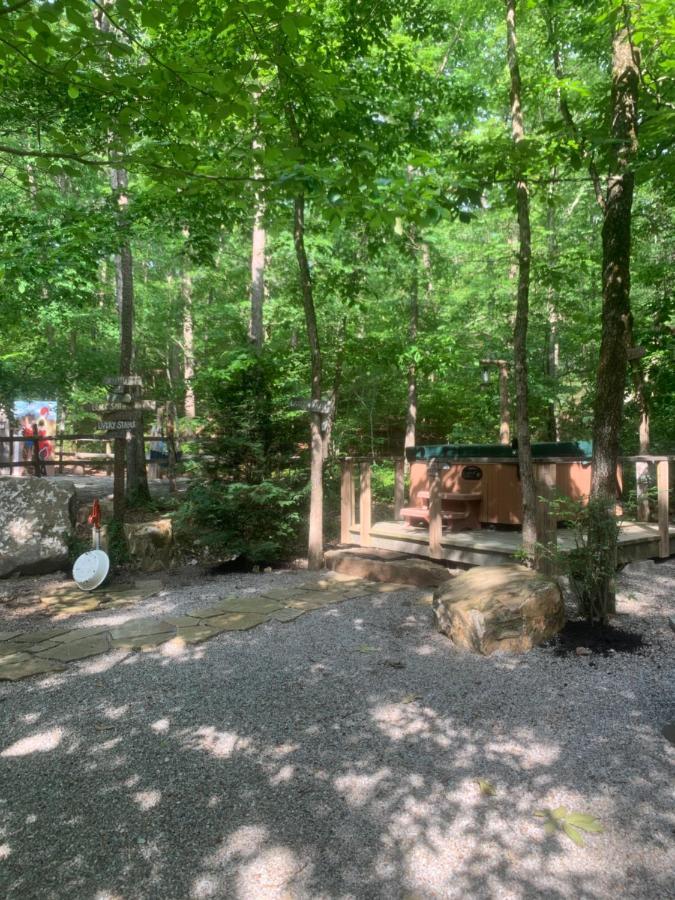 Bed and Breakfast Fox Pass Cabins Hot Springs Exterior foto