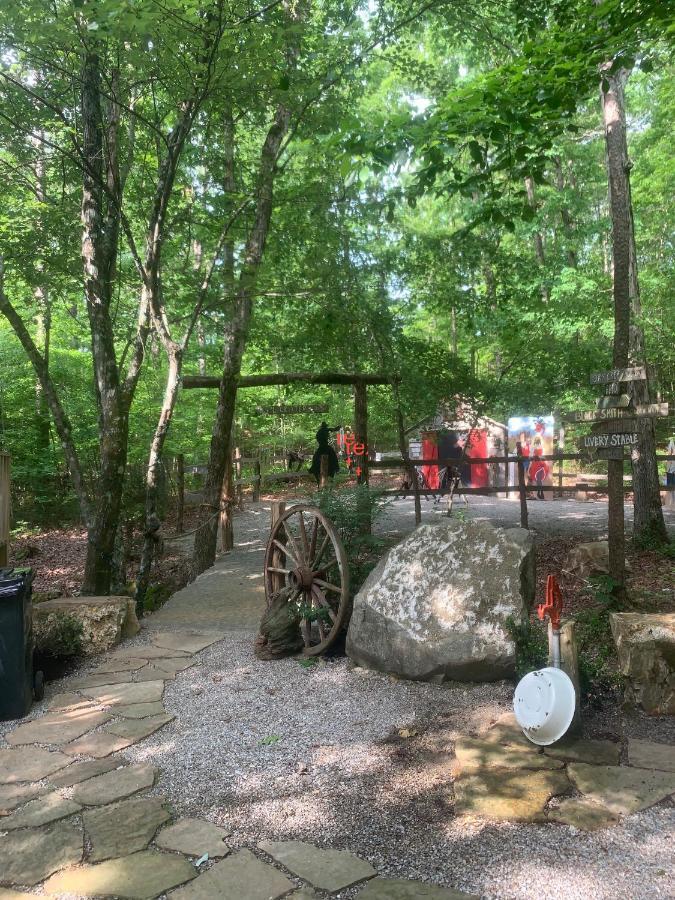 Bed and Breakfast Fox Pass Cabins Hot Springs Exterior foto