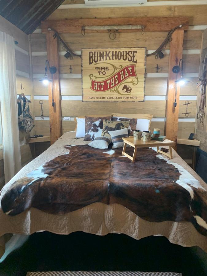 Bed and Breakfast Fox Pass Cabins Hot Springs Exterior foto