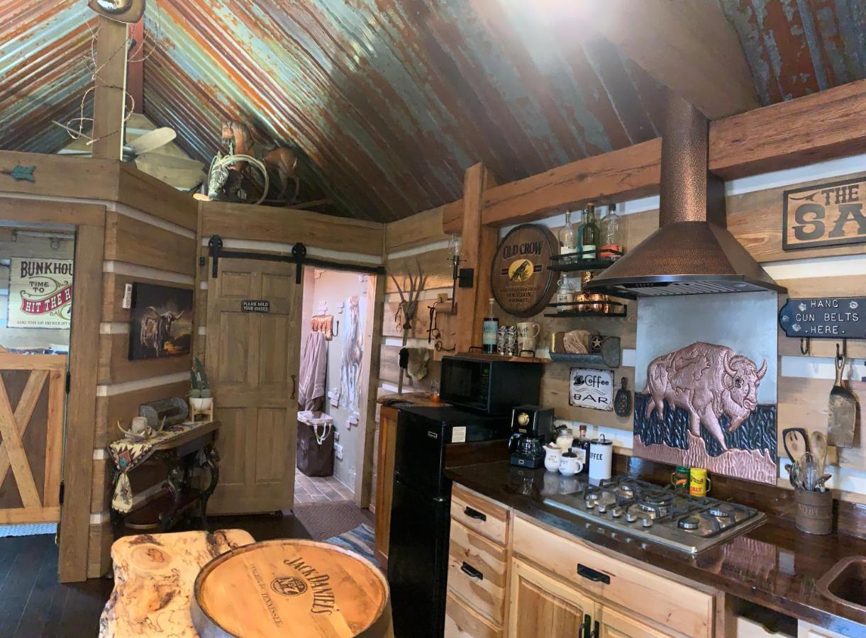Bed and Breakfast Fox Pass Cabins Hot Springs Exterior foto