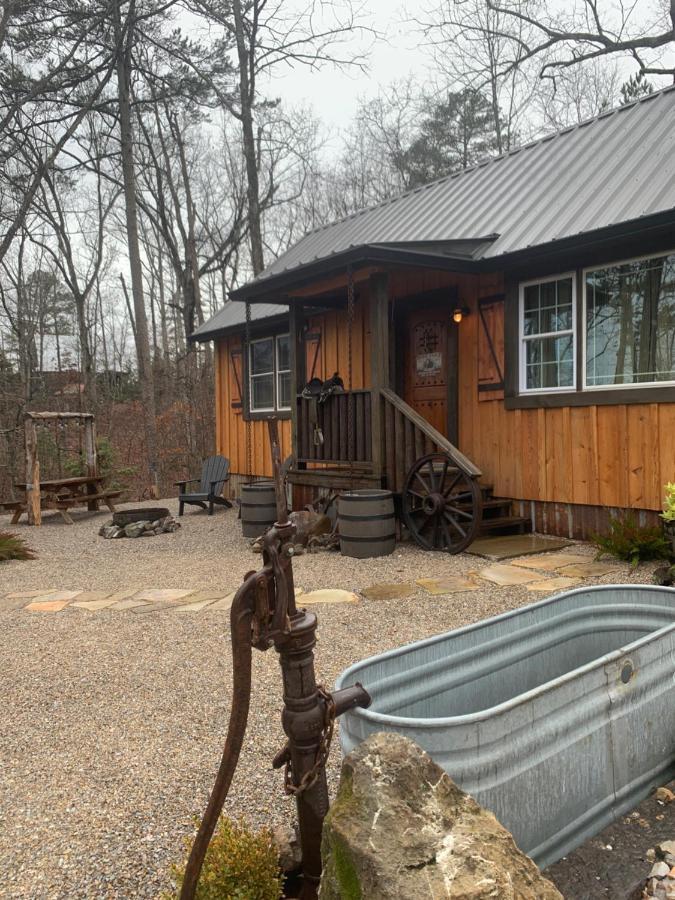 Bed and Breakfast Fox Pass Cabins Hot Springs Exterior foto