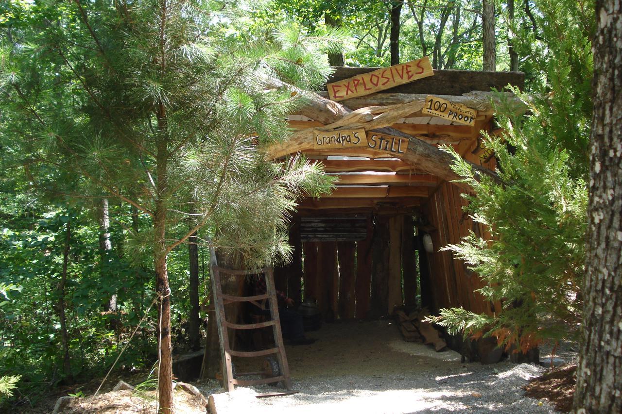 Bed and Breakfast Fox Pass Cabins Hot Springs Exterior foto
