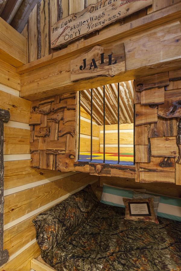 Bed and Breakfast Fox Pass Cabins Hot Springs Exterior foto